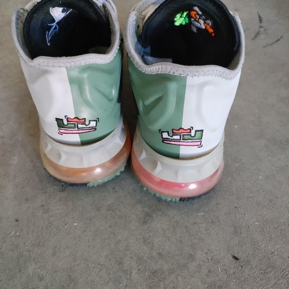 Nike * Size 7* Lebron 18 Space Jam low Shoes *Tune Squad Bugs Marvin 2021 - Picture 3 of 8